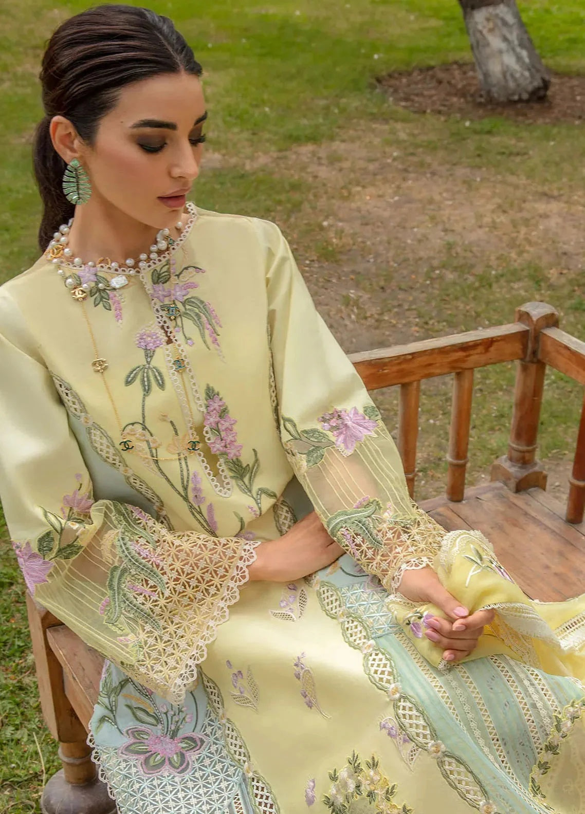 Crimson Embroidered Lawn Suit SK 7080y