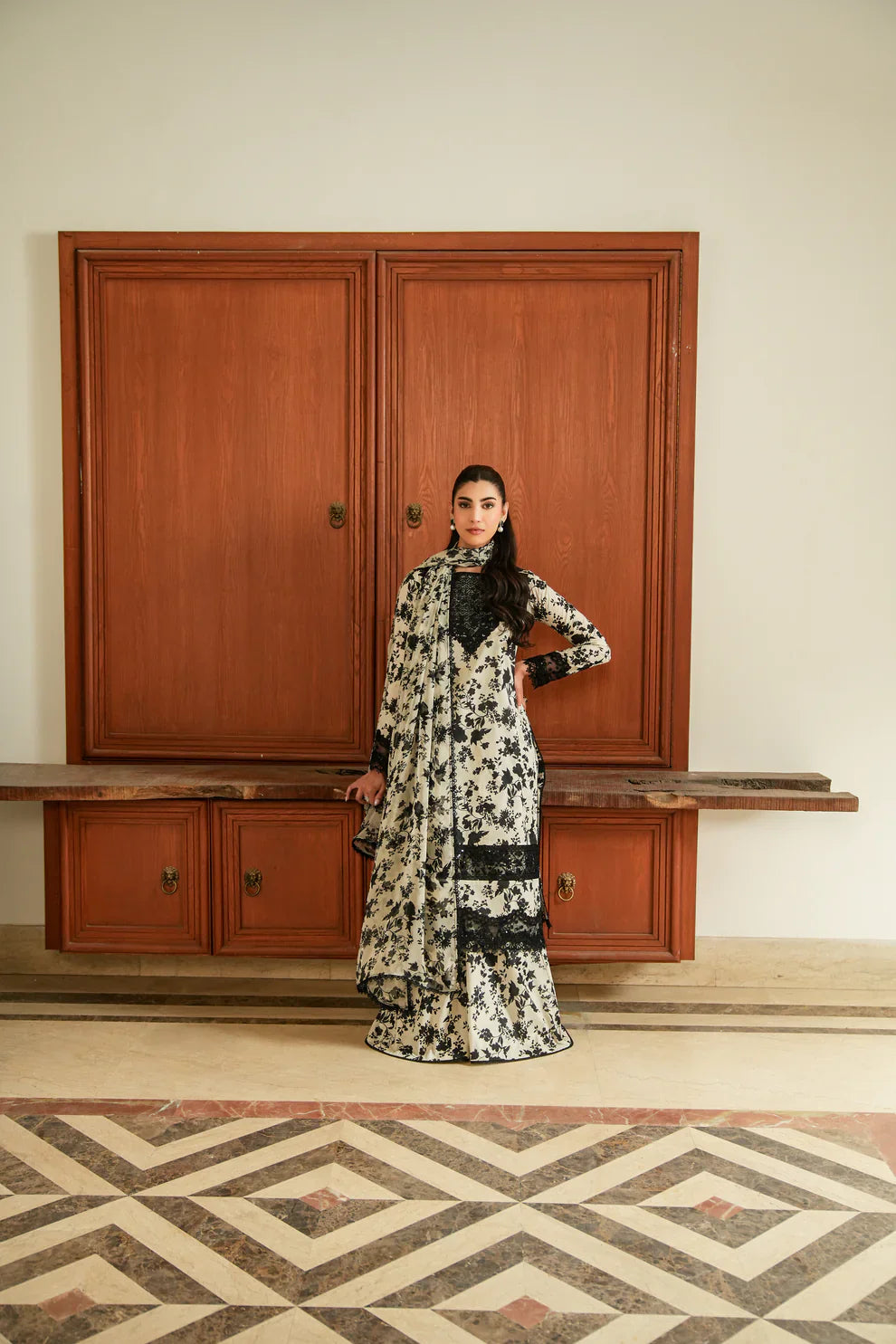 Aneela's Collection Lawn LS 8024b